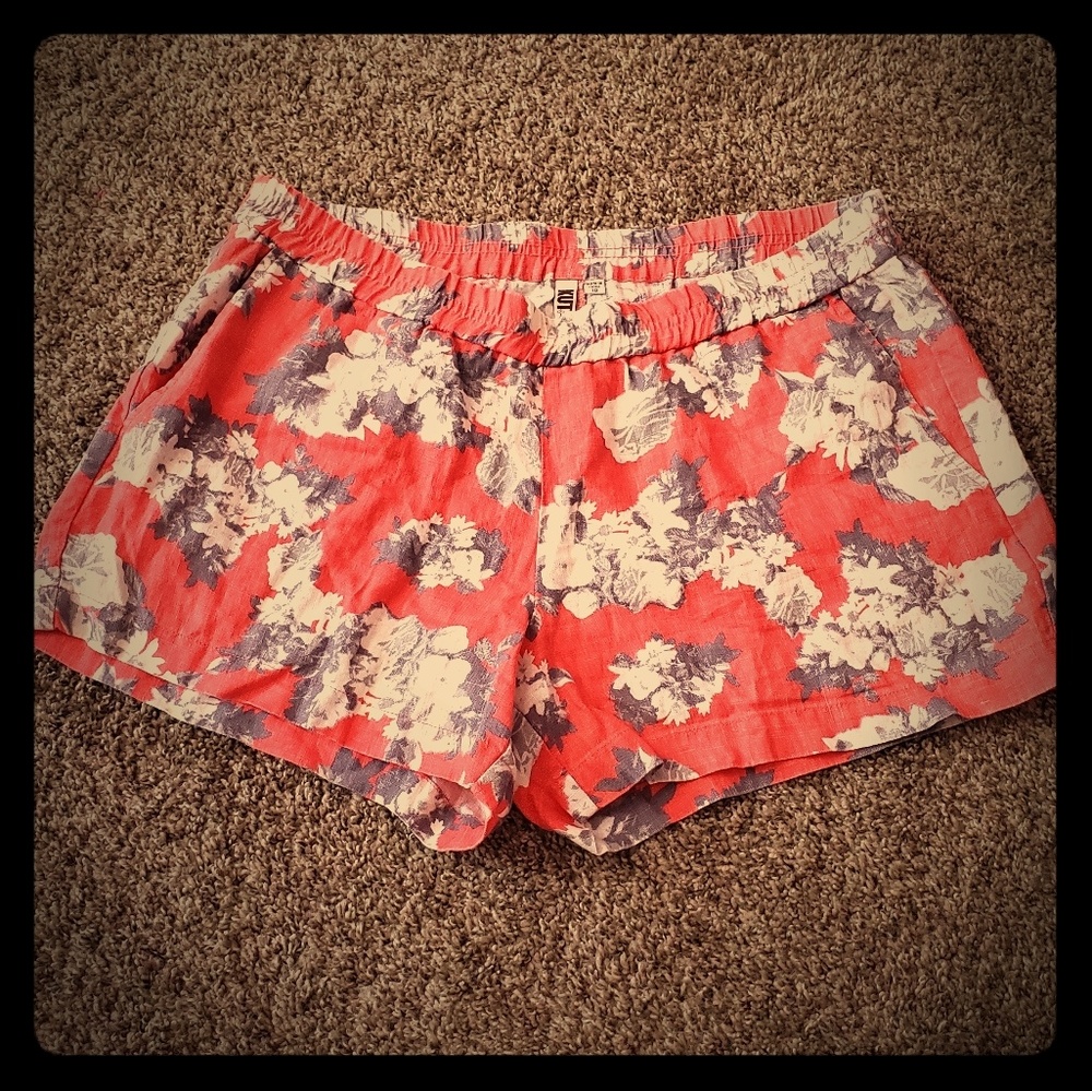 Linen Floral Shorts
